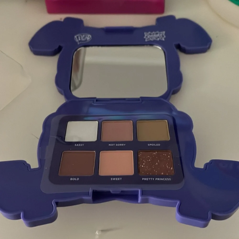 Nickelodeon Funko POP - Angelica Eyeshadow Palette - Purple and Yellow